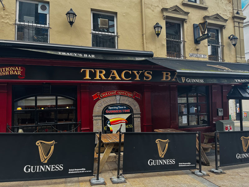 Derry Tracys Bar